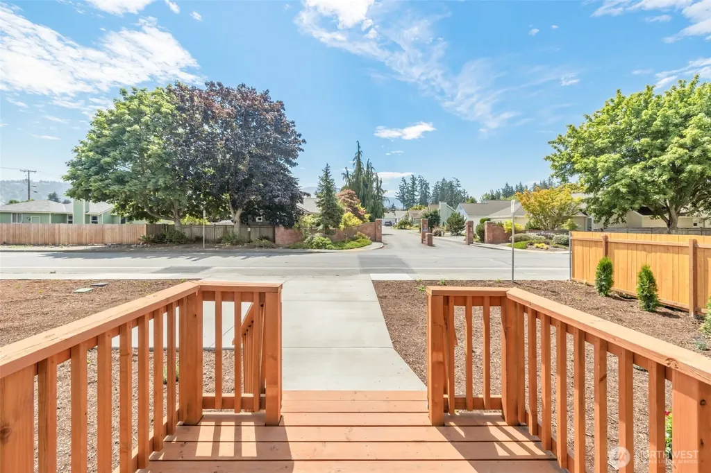 524 W Prairie Street Sequim WA 98382