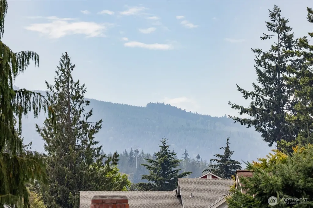 524 W Prairie Street Sequim WA 98382