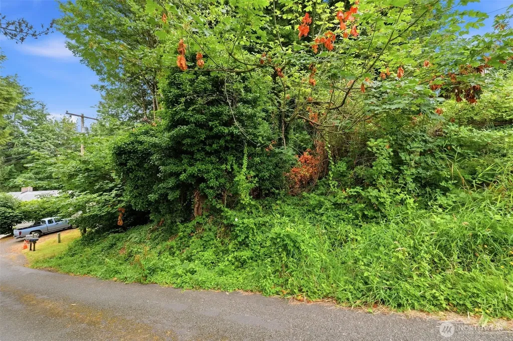 16 NW Cartier Drive Bremerton WA 98312