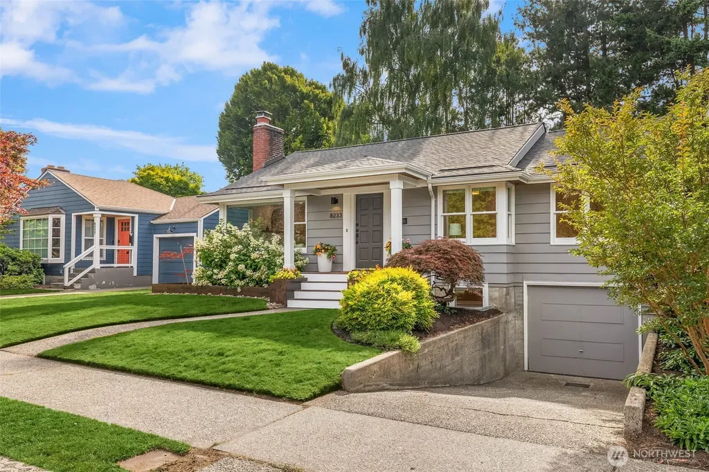 8233 40th Avenue NE Seattle WA 98115