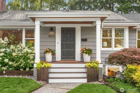8233 40th Avenue NE Seattle WA 98115
