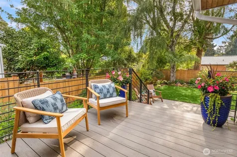 8233 40th Avenue NE Seattle WA 98115