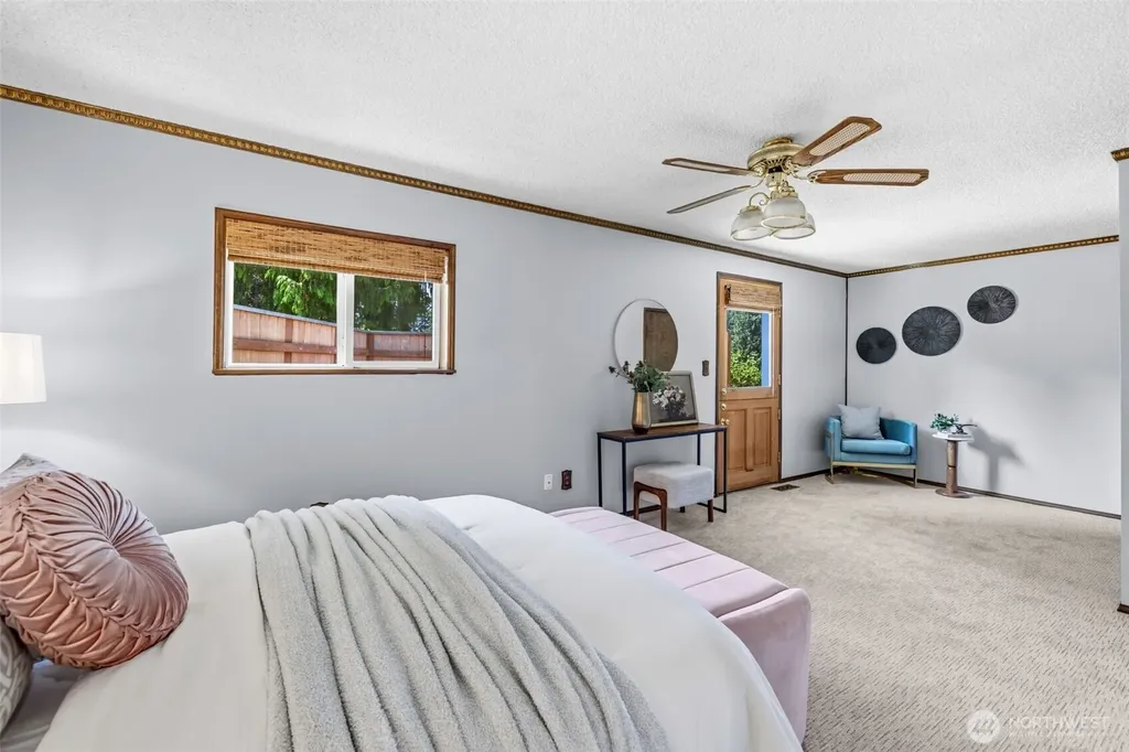 16613 19th Avenue SW Burien WA 98166
