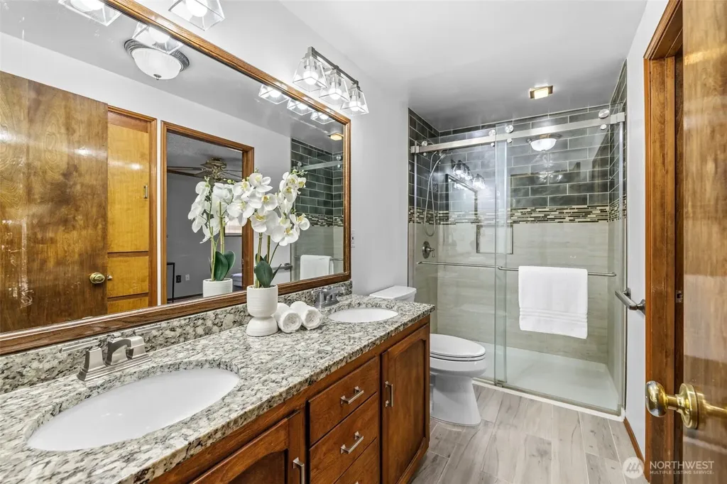 16613 19th Avenue SW Burien WA 98166