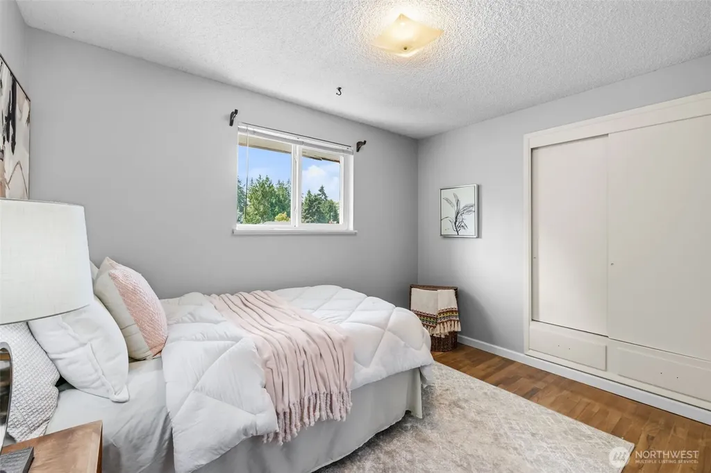 16613 19th Avenue SW Burien WA 98166