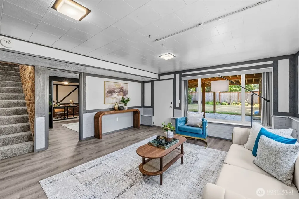 16613 19th Avenue SW Burien WA 98166