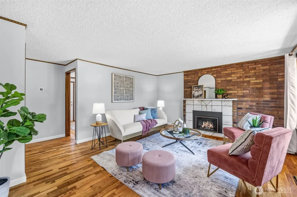 16613 19th Avenue SW Burien WA 98166