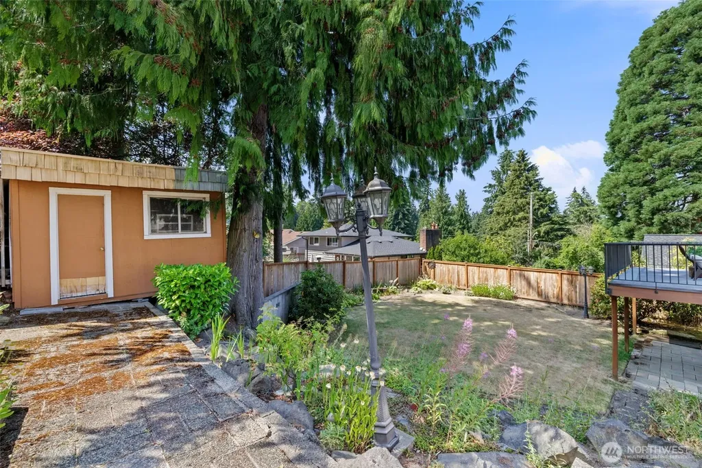 16613 19th Avenue SW Burien WA 98166
