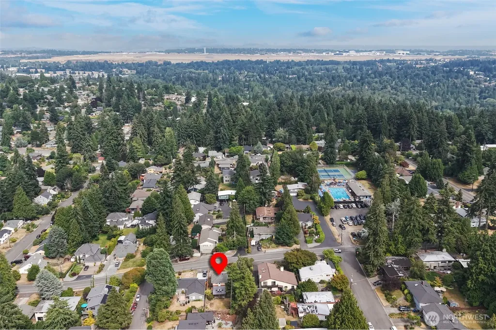 16613 19th Avenue SW Burien WA 98166
