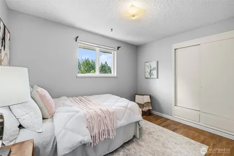 16613 19th Avenue SW Burien WA 98166