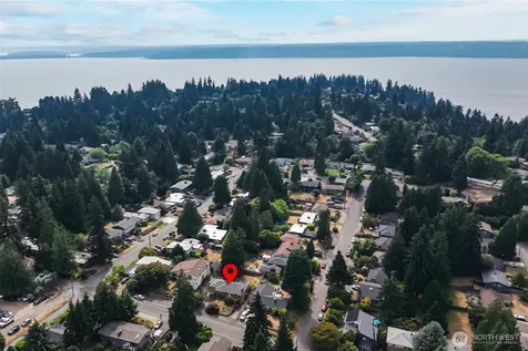 16613 19th Avenue SW Burien WA 98166