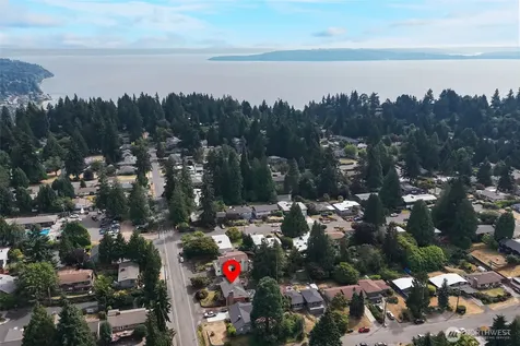16613 19th Avenue SW Burien WA 98166