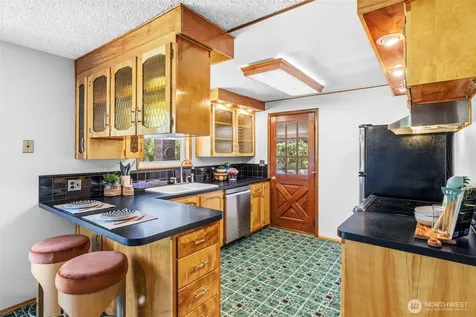 16613 19th Avenue SW Burien WA 98166