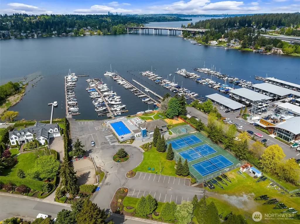 61 Cascade Key Bellevue WA 98006
