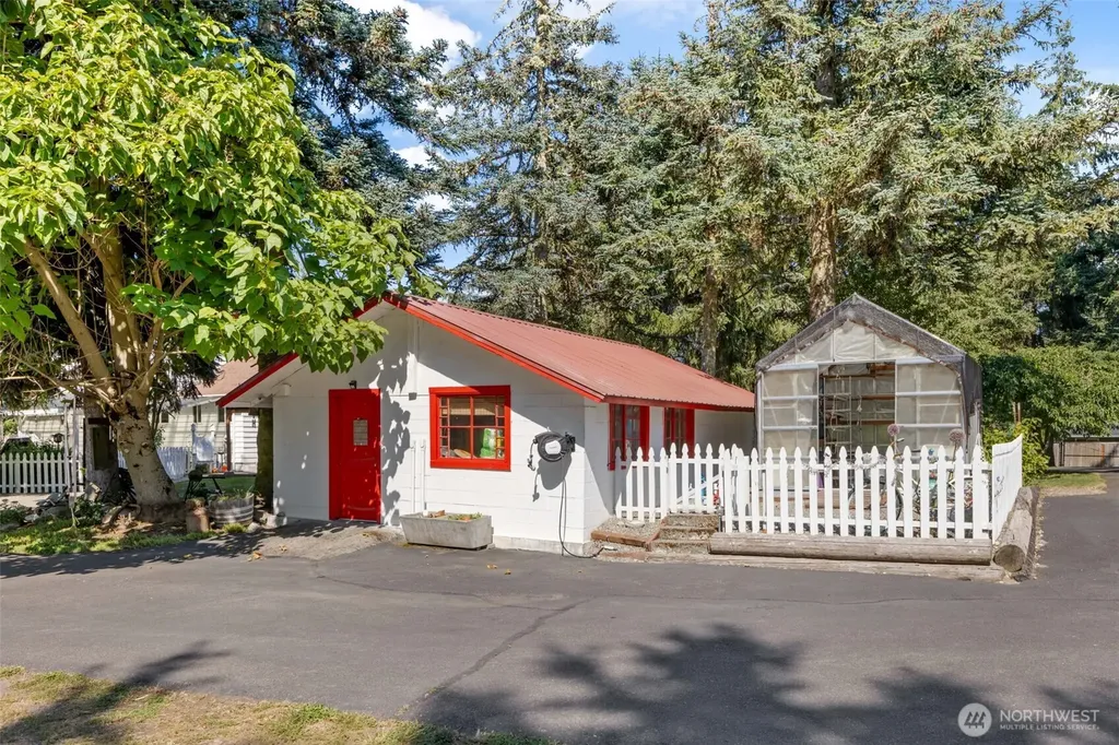 816 304th Street S Roy WA 98580
