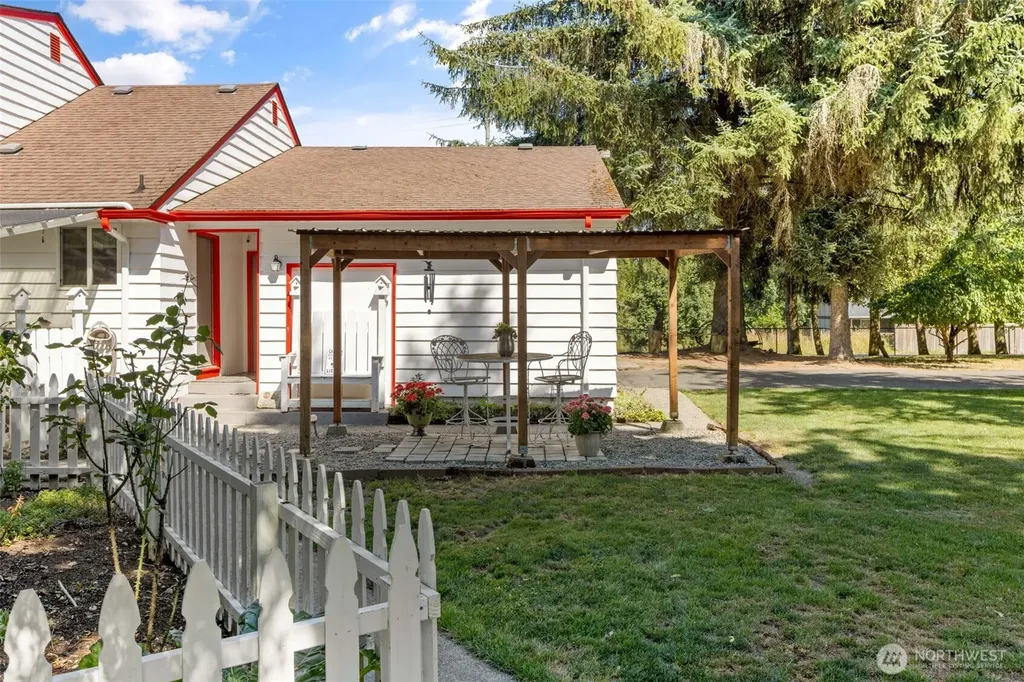 816 304th Street S Roy WA 98580