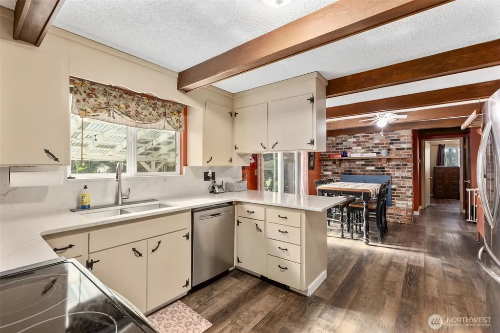 816 304th Street S Roy WA 98580