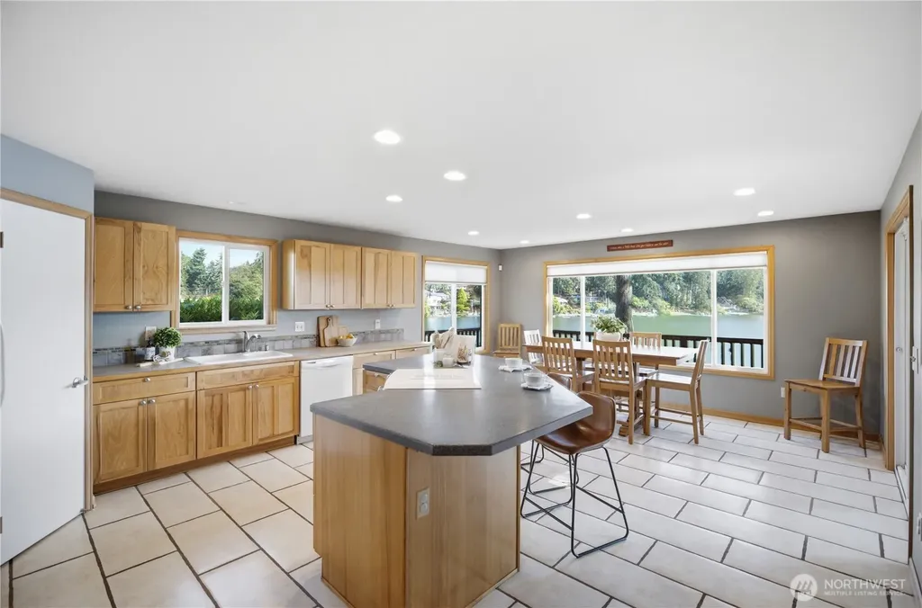 2529 S 304th Street Federal Way WA 98003