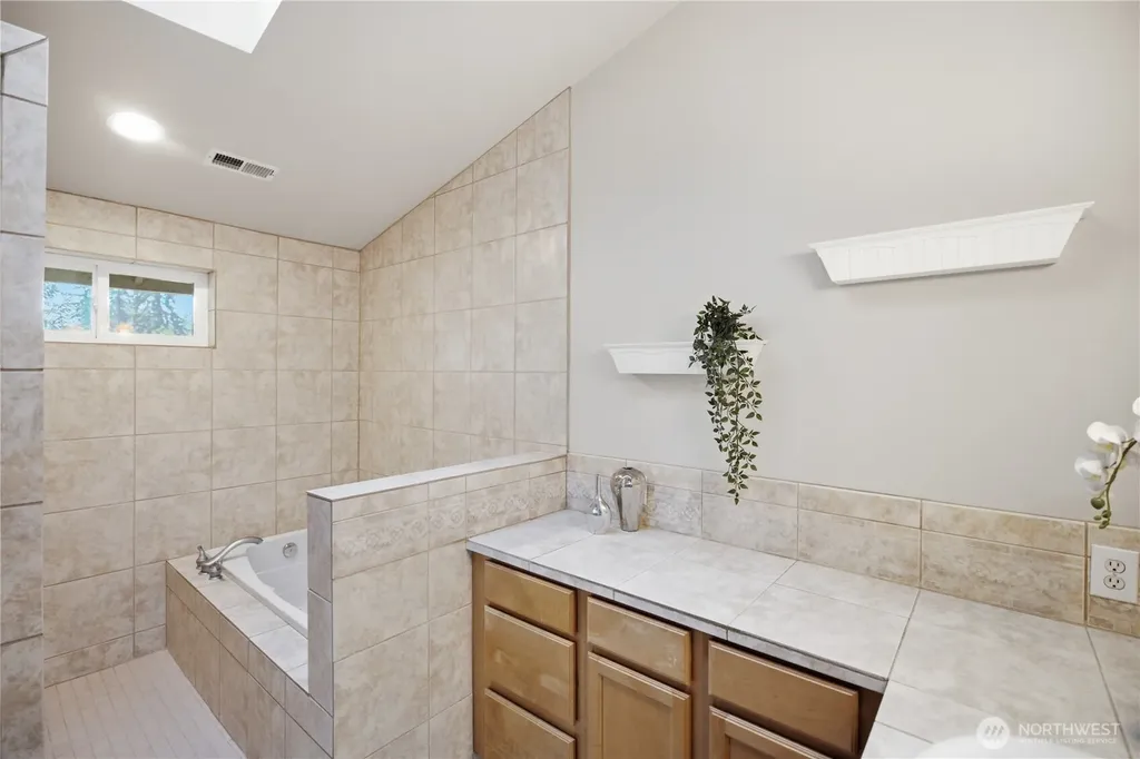 2529 S 304th Street Federal Way WA 98003