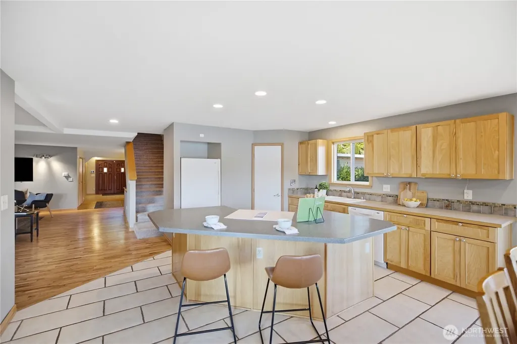 2529 S 304th Street Federal Way WA 98003