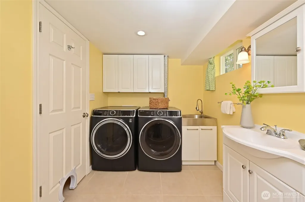 4024 55th Avenue SW Seattle WA 98116