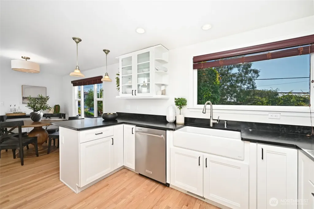 4024 55th Avenue SW Seattle WA 98116