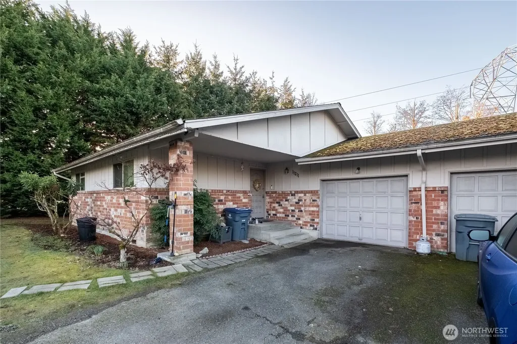 11211 126th Avenue Ct E Puyallup WA 98374