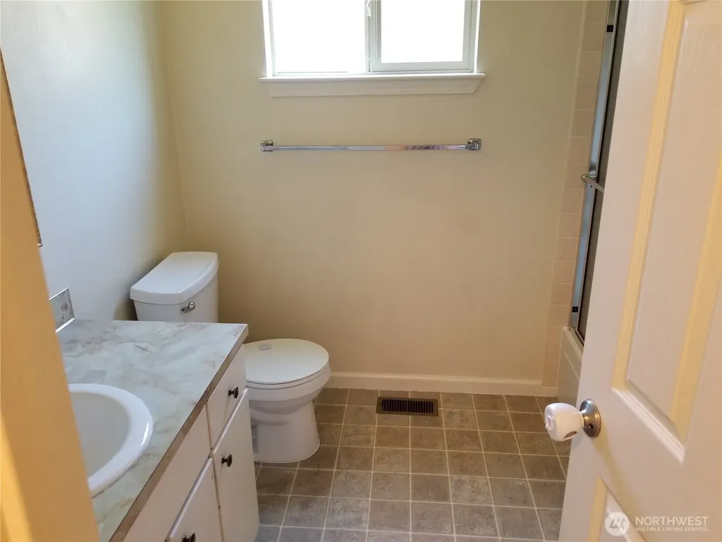 11211 126th Avenue Ct E Puyallup WA 98374