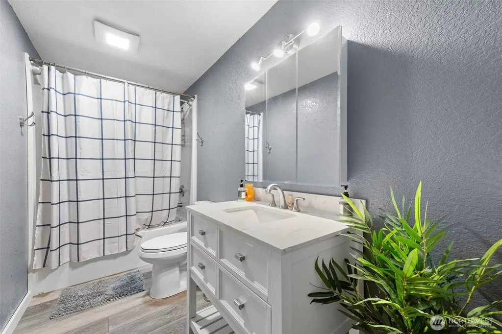 8925 Walter Court SW Olympia WA 98512