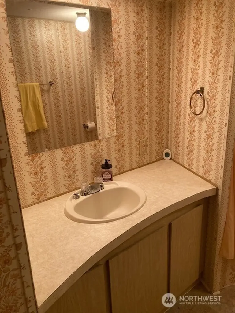 41 N Kitsap Place S Hoodsport WA 98548