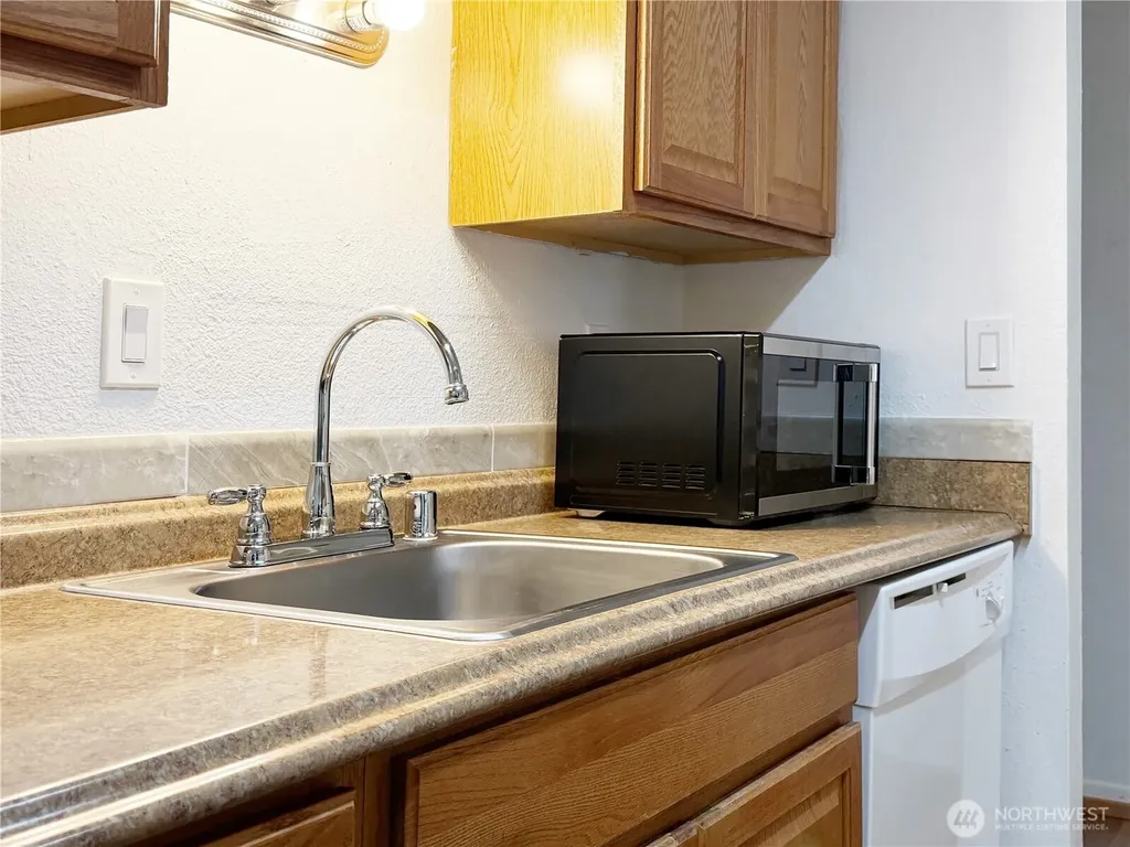 10455 Des Moines Memorial Drive S Seattle WA 98168