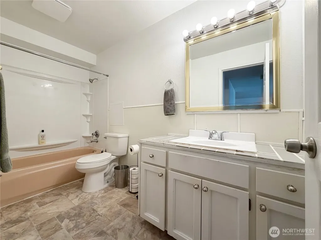 10455 Des Moines Memorial Drive S Seattle WA 98168