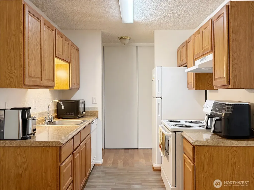 10455 Des Moines Memorial Drive S Seattle WA 98168