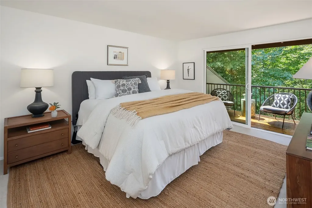 15 168th Avenue NE Bellevue WA 98008