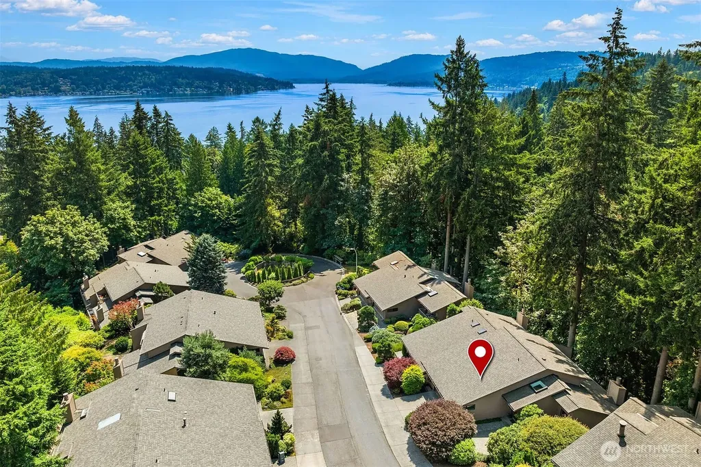 15 168th Avenue NE Bellevue WA 98008