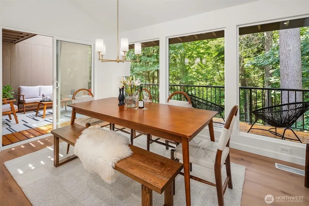 15 168th Avenue NE Bellevue WA 98008