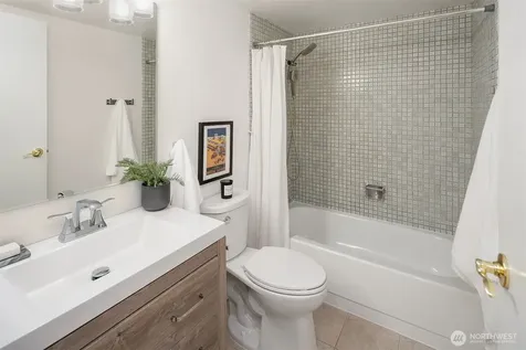 15 168th Avenue NE Bellevue WA 98008
