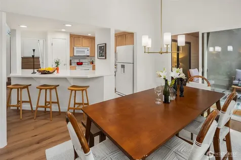 15 168th Avenue NE Bellevue WA 98008