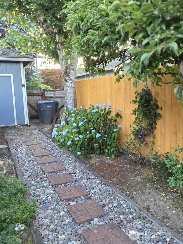 28136 233rd Avenue SE Maple Valley WA 98038