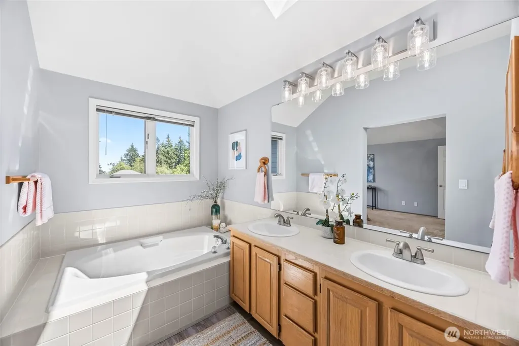 5767 Eldorado Place NW Bremerton WA 98312