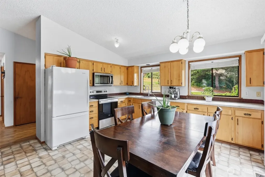 352 Lochwood Drive Camano Island WA 98282