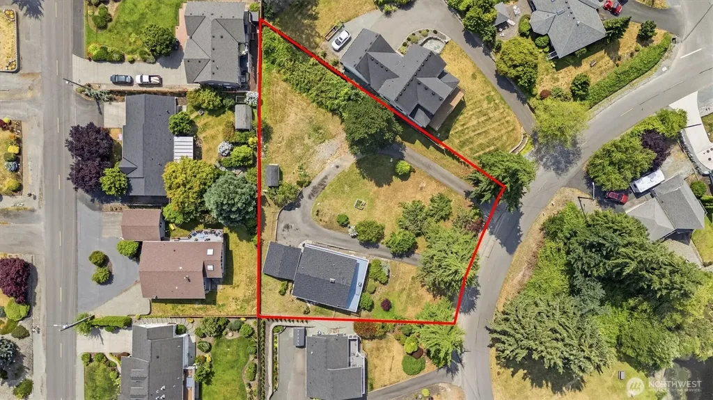 352 Lochwood Drive Camano Island WA 98282