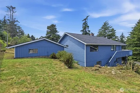 352 Lochwood Drive Camano Island WA 98282