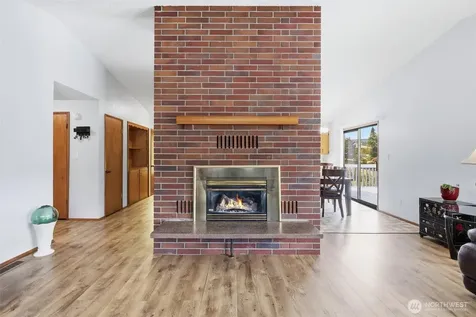 352 Lochwood Drive Camano Island WA 98282