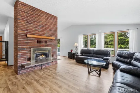 352 Lochwood Drive Camano Island WA 98282