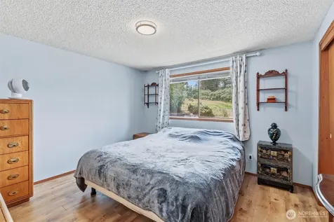 352 Lochwood Drive Camano Island WA 98282