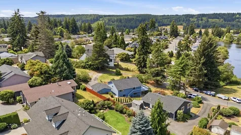 352 Lochwood Drive Camano Island WA 98282