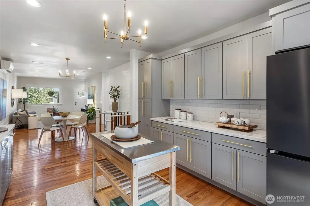 4137 41st Avenue S Seattle WA 98118