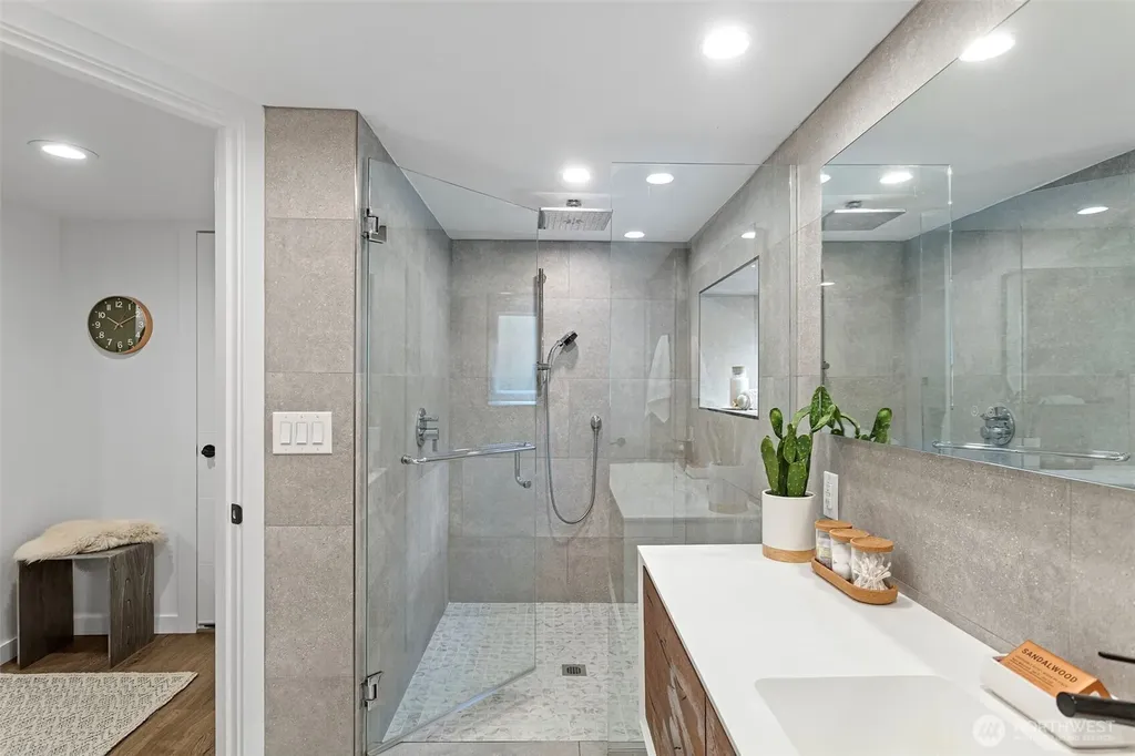 4137 41st Avenue S Seattle WA 98118