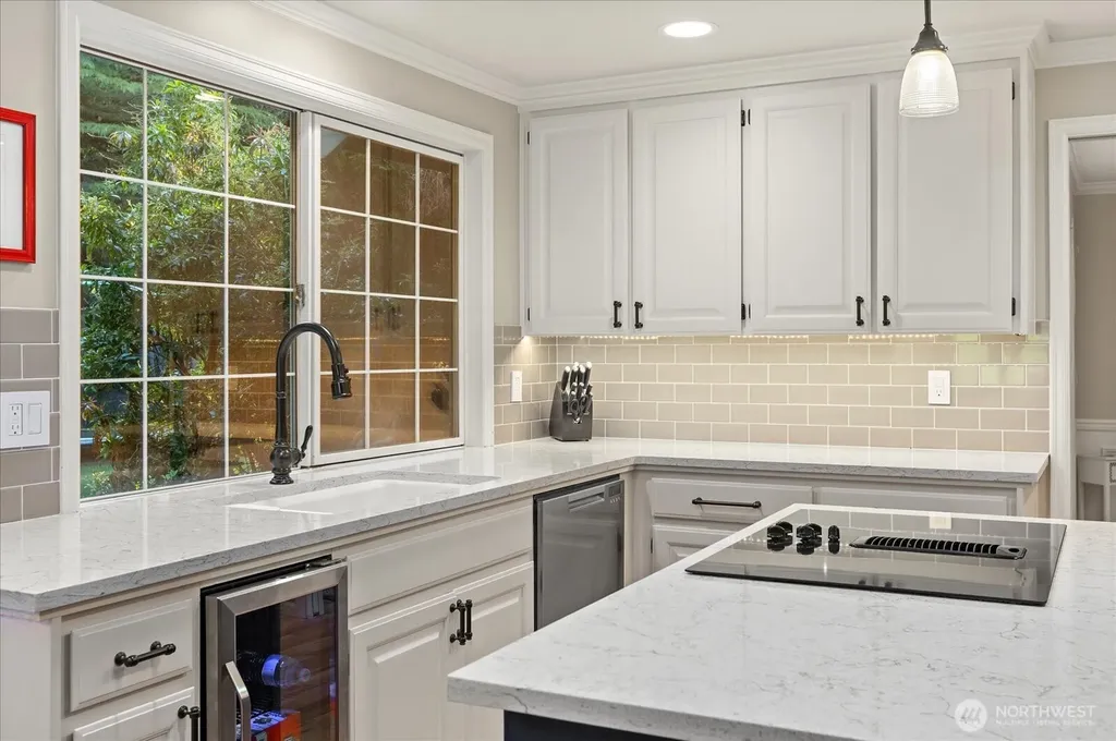 6807 214th Avenue NE Redmond WA 98053